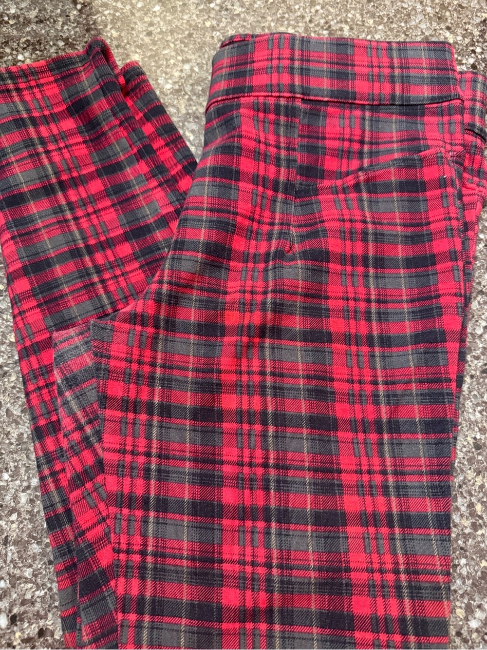 Blue Earth Women’s  Red and Black Plaid Pants L